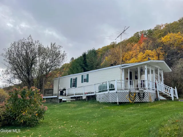 $194,900 | 492 Highway 22, Ticonderoga, NY 12883