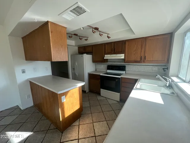 $2,000 | 4147 West Diana Avenue, Phoenix, AZ 85051