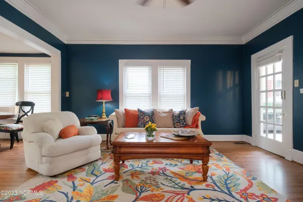 $299,000 | 111 South Oakum Street, Edenton, NC 27932