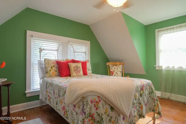 $299,000 | 111 South Oakum Street, Edenton, NC 27932