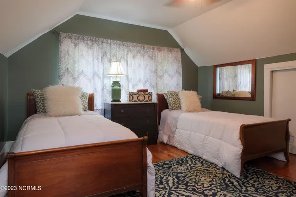 $299,000 | 111 South Oakum Street, Edenton, NC 27932