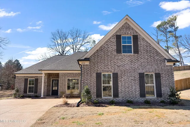 $352,600 | 1781 Benton Drive, Hernando, MS 38651