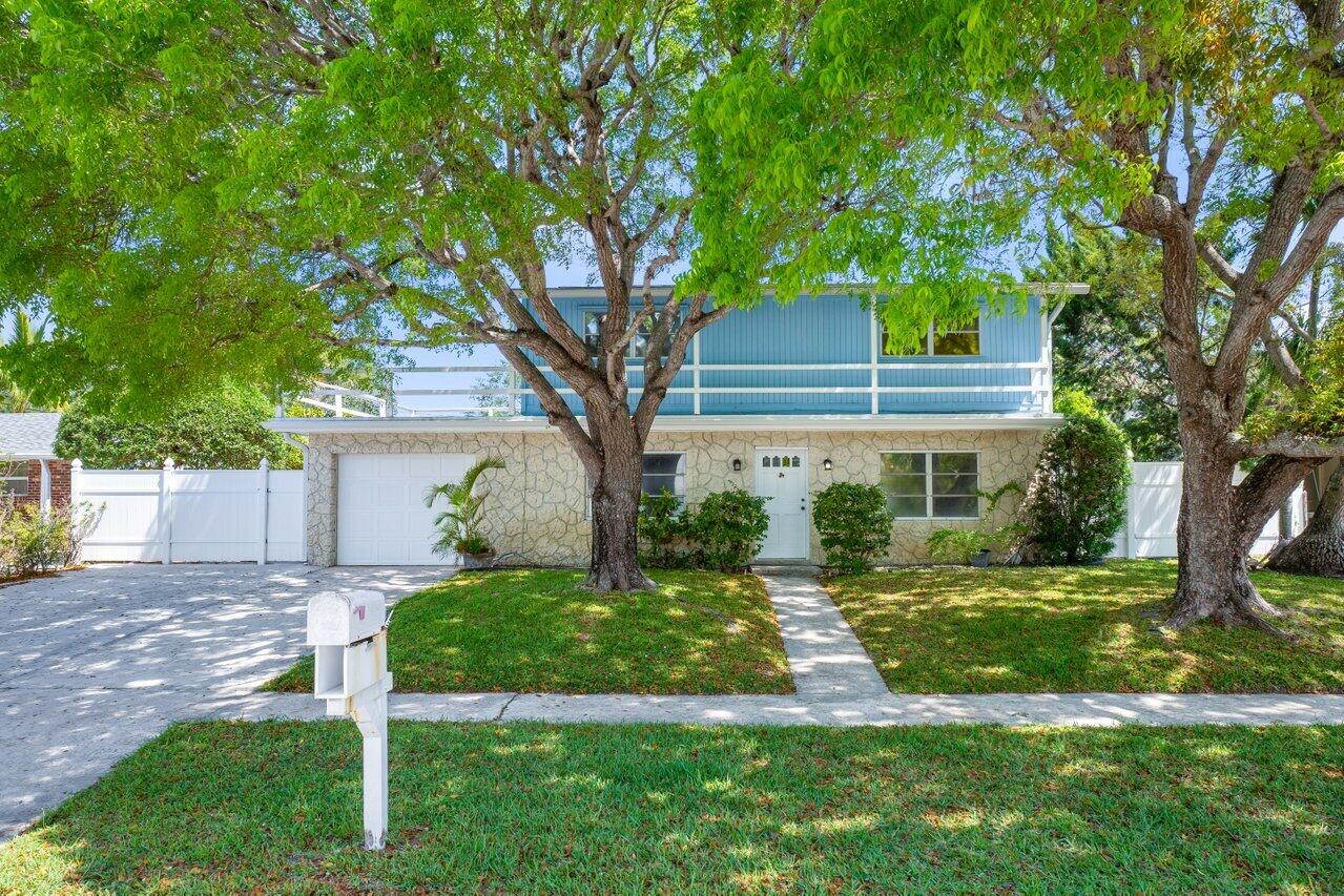 001-7WillowRoad-Jupiter-FL-33469-SMALL