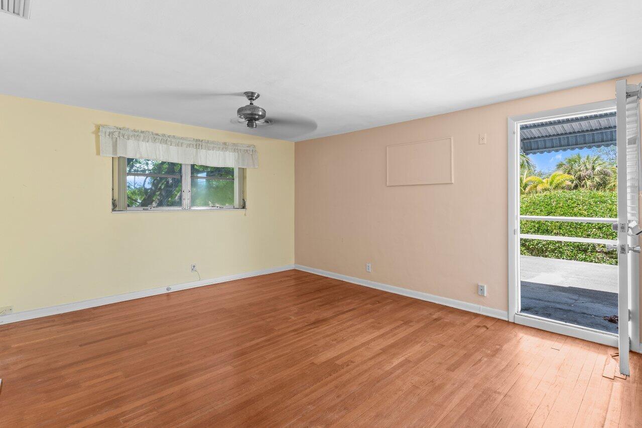 7 Willow Road Tequesta, FL 33469 - Photo 17 of 37 019-7WillowRoad-Jupiter-FL-33469-SMALL