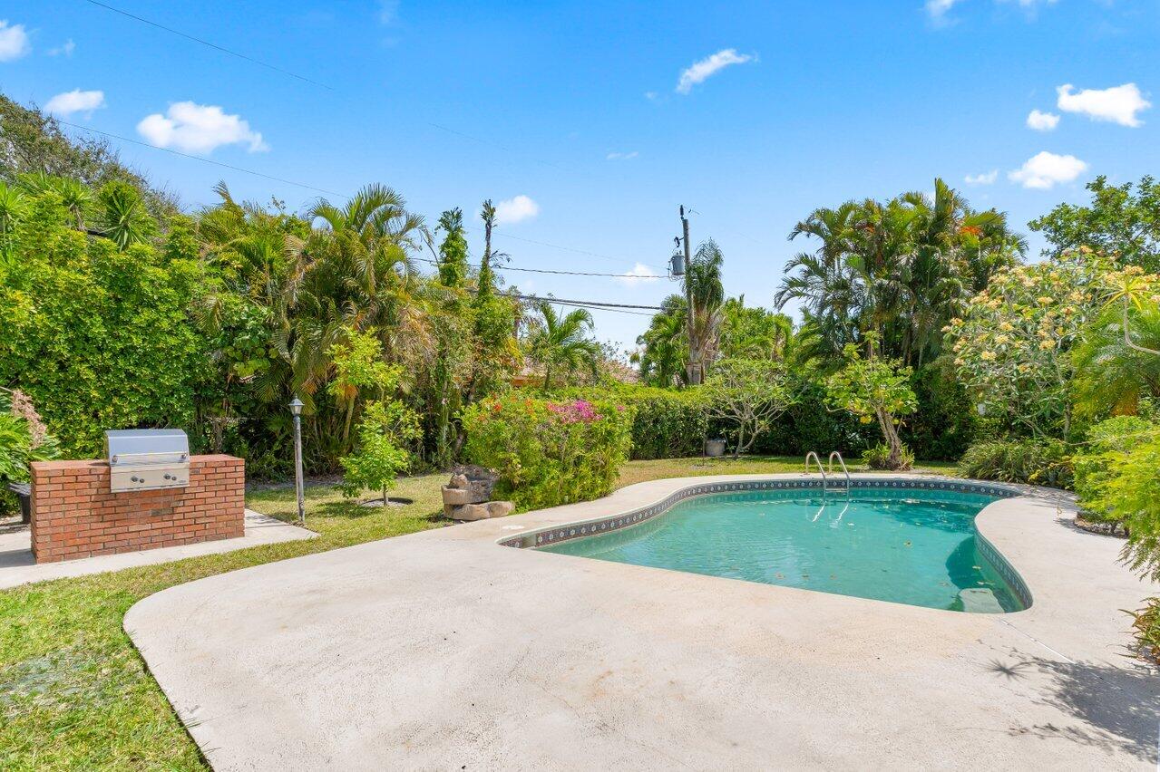 7 Willow Road Tequesta, FL 33469 - Photo 24 of 37 025-7WillowRoad-Jupiter-FL-33469-SMALL