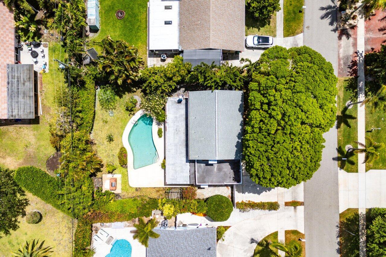 7 Willow Road Tequesta, FL 33469 - Photo 32 of 37 035-7WillowRoad-Jupiter-FL-33469-SMALL