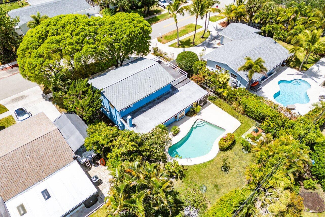 7 Willow Road Tequesta, FL 33469 - Photo 33 of 37 036-7WillowRoad-Jupiter-FL-33469-SMALL