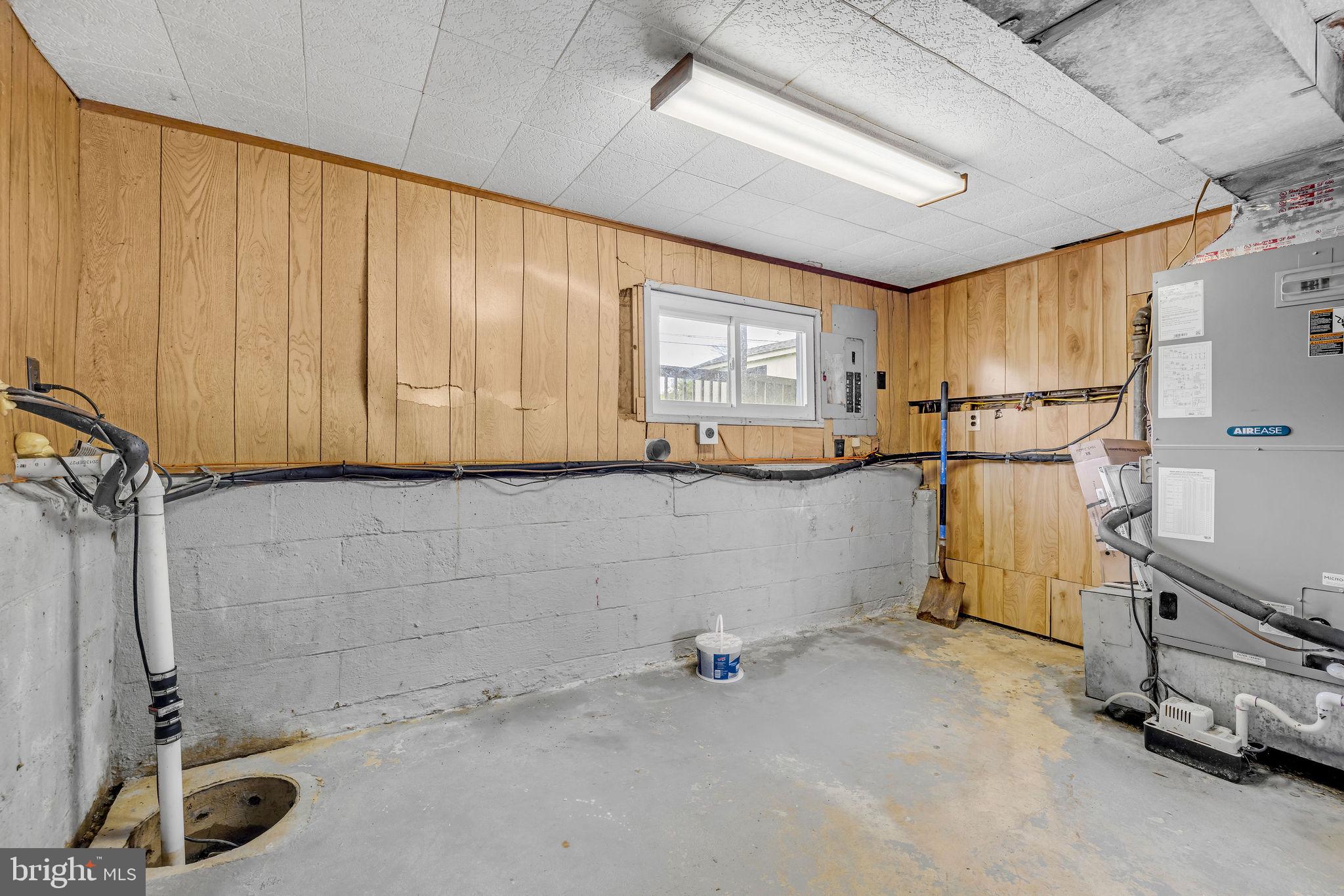 136 Brookside Boulevard Newark, DE 19713 - Photo 18 of 31 a room with storage and utility