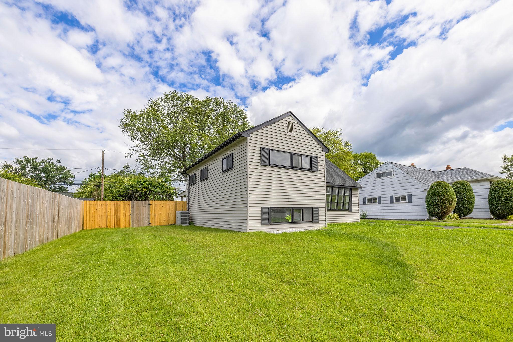 136 Brookside Boulevard Newark, DE 19713 - Photo 24 of 31 a view of a house with a yard