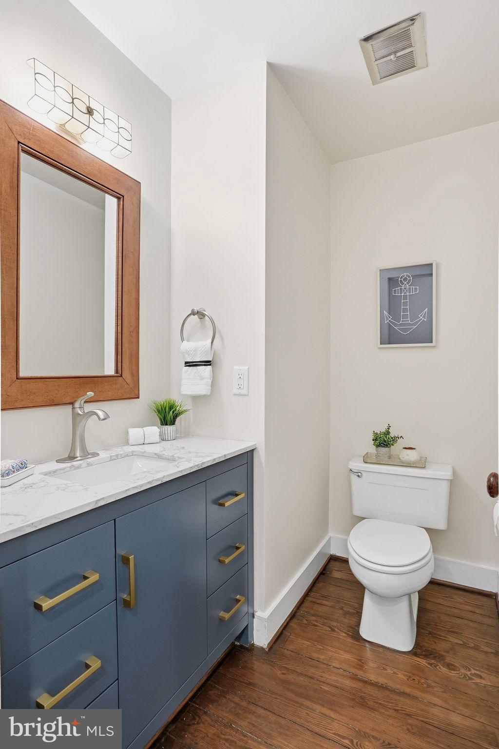 167 Prince George Street Annapolis, MD 21401 - Photo 22 of 51 Main Level Powder Room