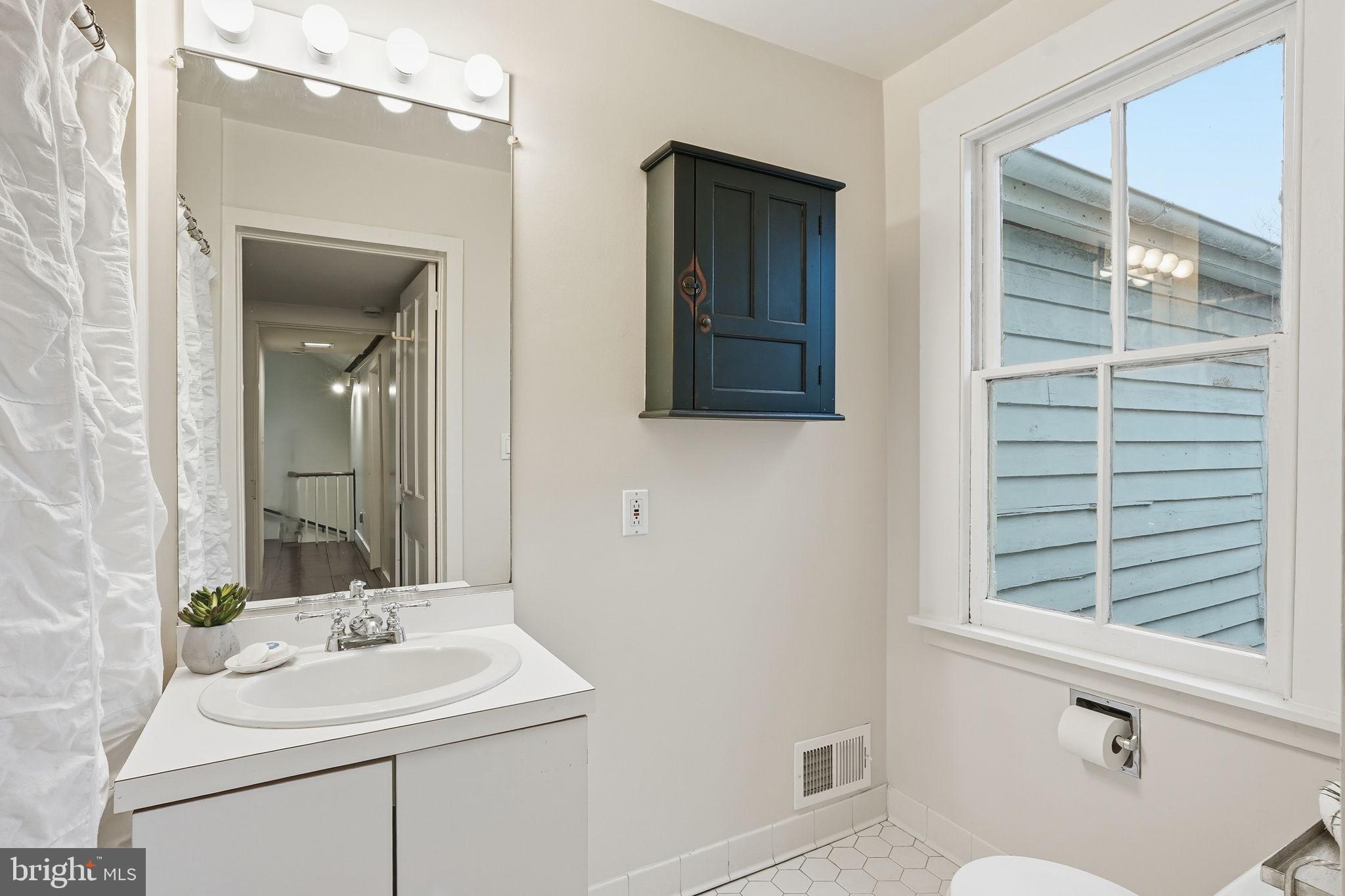 167 Prince George Street Annapolis, MD 21401 - Photo 34 of 51 Bedroom 2 Full Bath