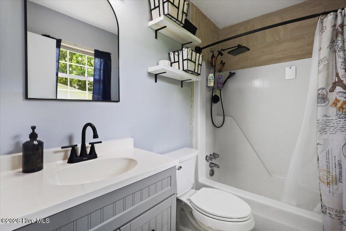 105 Walnut Creek Road Jacksonville, NC 28546 - Photo 28 of 36 Primary Bath