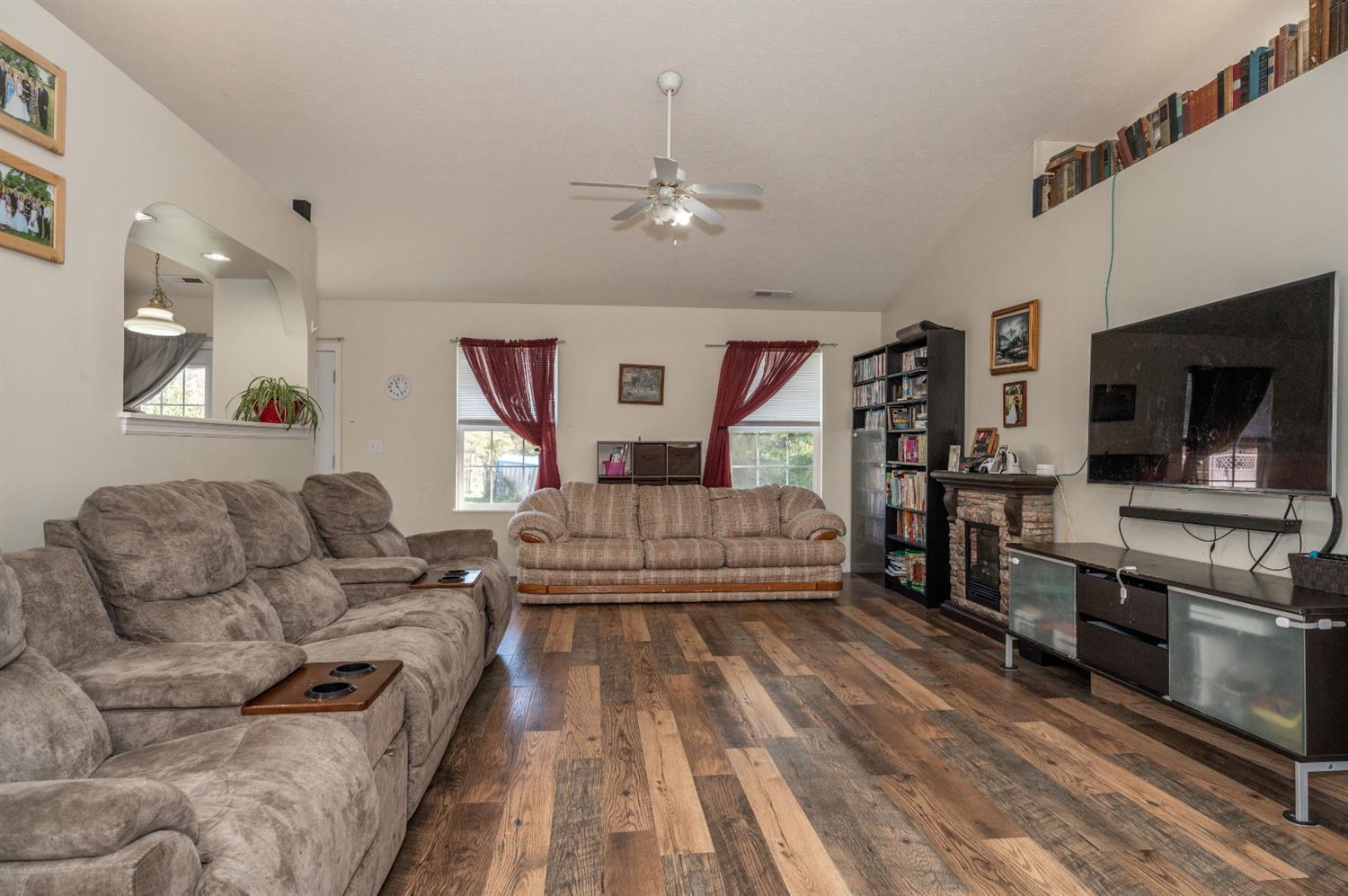 4946 Mosiman Road Middletown, OH 45042 - Photo 4 of 41 Gallery Image 4