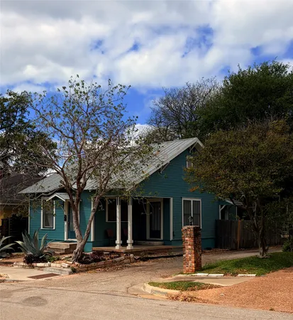 $2,500 | 2904 West Avenue, Austin, TX 78705