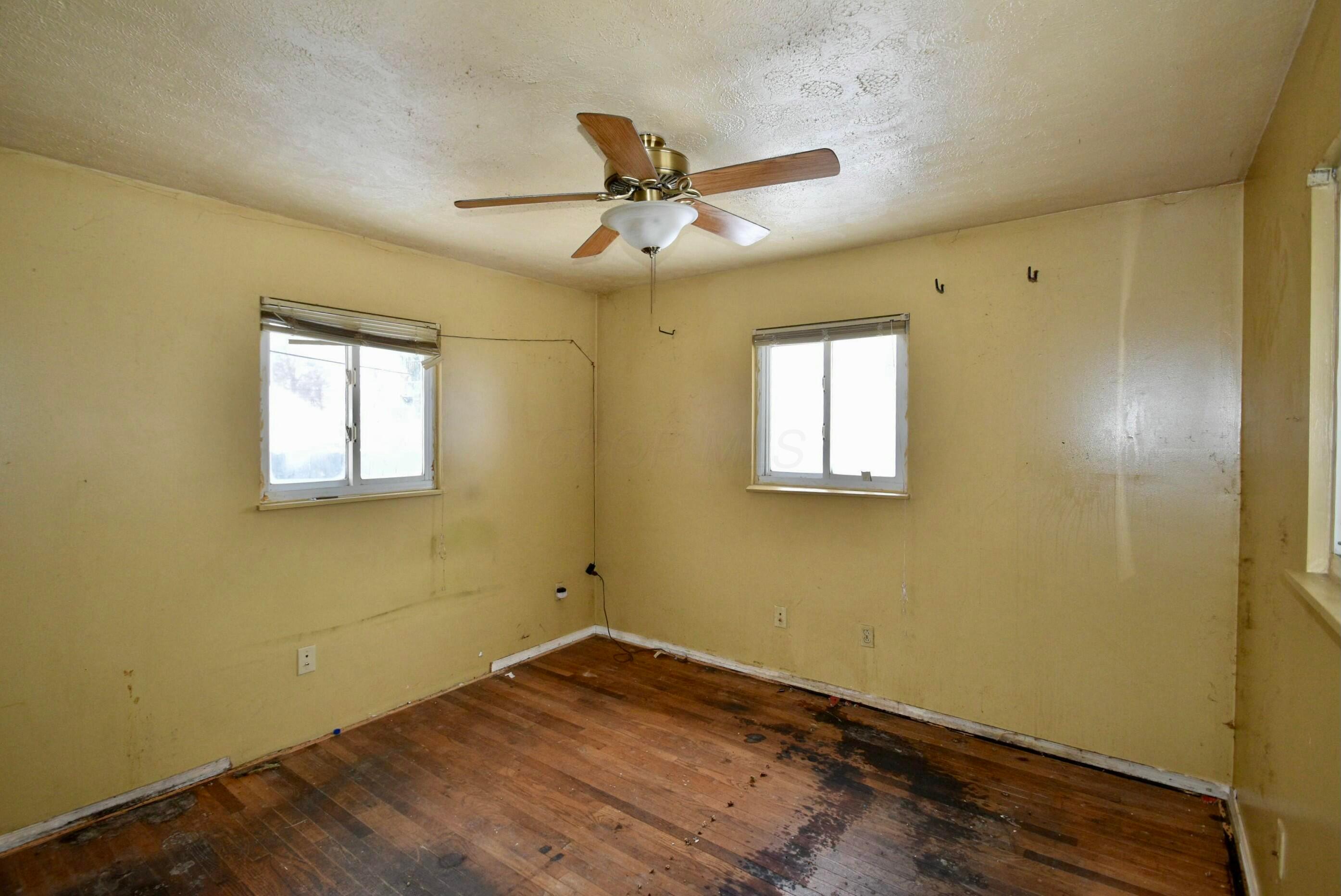 1828 Ferris Road Columbus, OH 43224 - Photo 13 of 19 tempImageZw312b