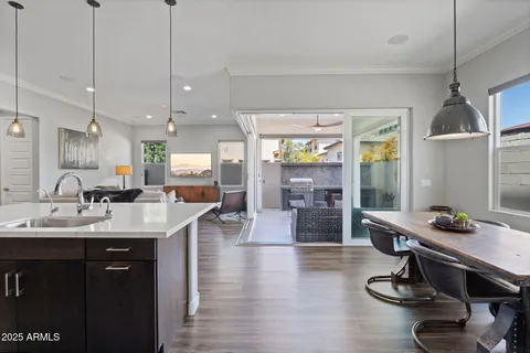 $799,900 | 1555 East Ocotillo Road, Unit 16, Phoenix, AZ 85014