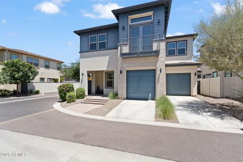 $799,900 | 1555 East Ocotillo Road, Unit 16, Phoenix, AZ 85014