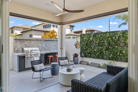 $799,900 | 1555 East Ocotillo Road, Unit 16, Phoenix, AZ 85014