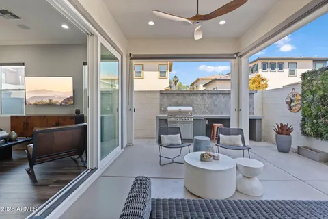 $799,900 | 1555 East Ocotillo Road, Unit 16, Phoenix, AZ 85014