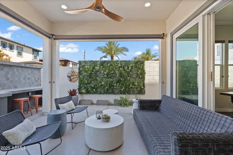 $799,900 | 1555 East Ocotillo Road, Unit 16, Phoenix, AZ 85014