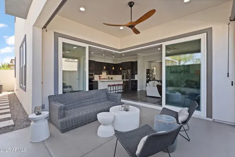 $799,900 | 1555 East Ocotillo Road, Unit 16, Phoenix, AZ 85014