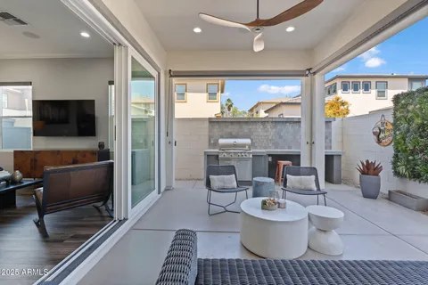 $799,900 | 1555 East Ocotillo Road, Unit 16, Phoenix, AZ 85014