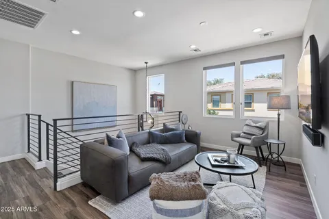 $799,900 | 1555 East Ocotillo Road, Unit 16, Phoenix, AZ 85014