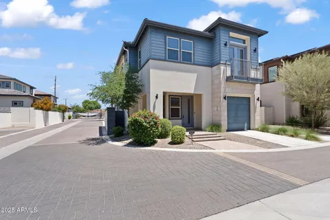 $799,900 | 1555 East Ocotillo Road, Unit 16, Phoenix, AZ 85014