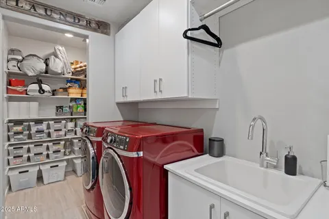 $799,900 | 1555 East Ocotillo Road, Unit 16, Phoenix, AZ 85014