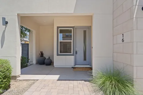 $799,900 | 1555 East Ocotillo Road, Unit 16, Phoenix, AZ 85014