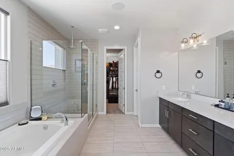 $799,900 | 1555 East Ocotillo Road, Unit 16, Phoenix, AZ 85014