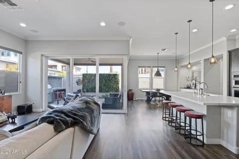 $799,900 | 1555 East Ocotillo Road, Unit 16, Phoenix, AZ 85014