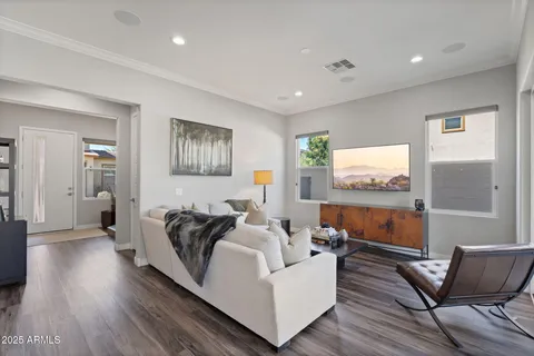 $799,900 | 1555 East Ocotillo Road, Unit 16, Phoenix, AZ 85014