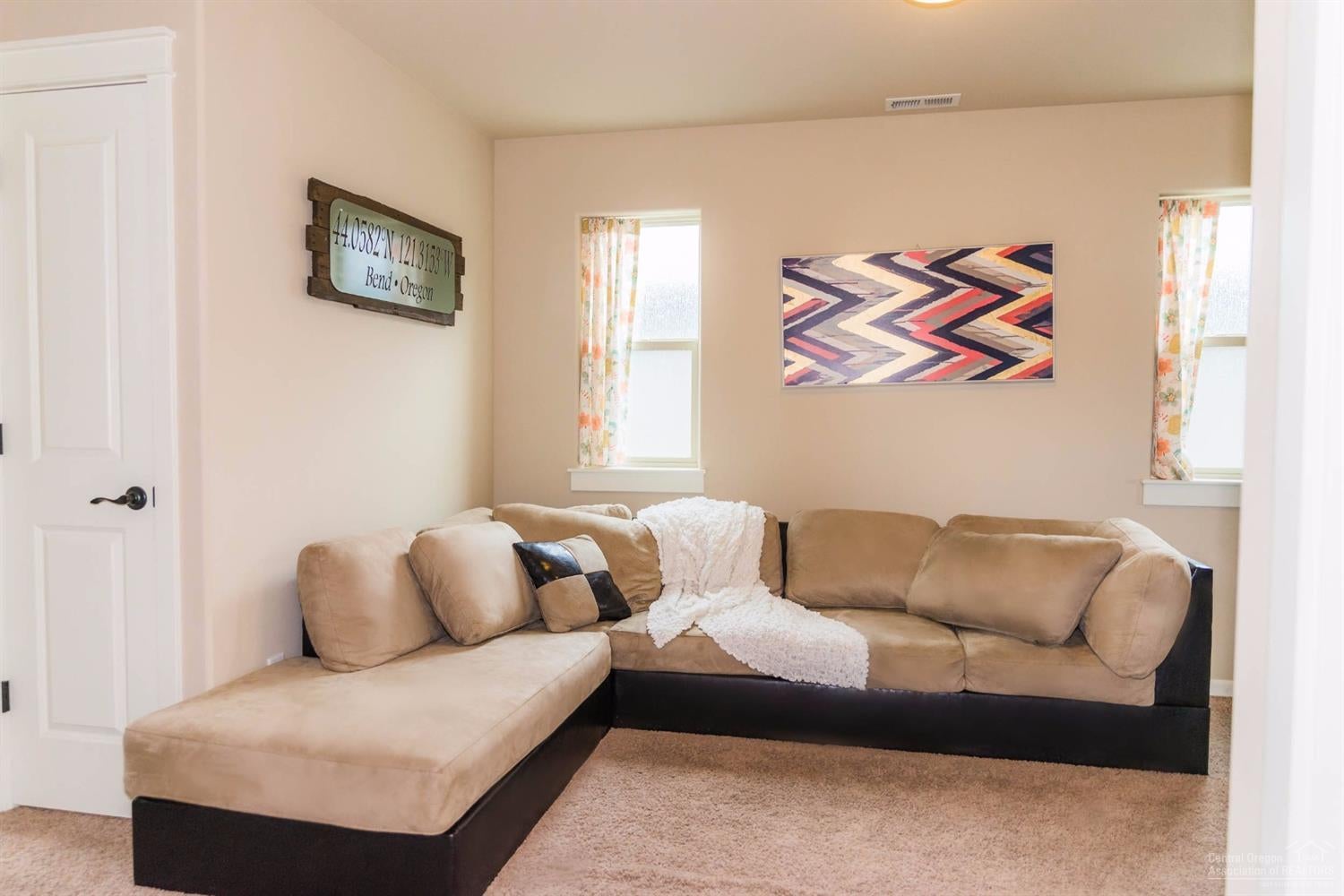 20240 Badger Road Bend, OR 97702 - Photo 12 of 25 Additional Photo