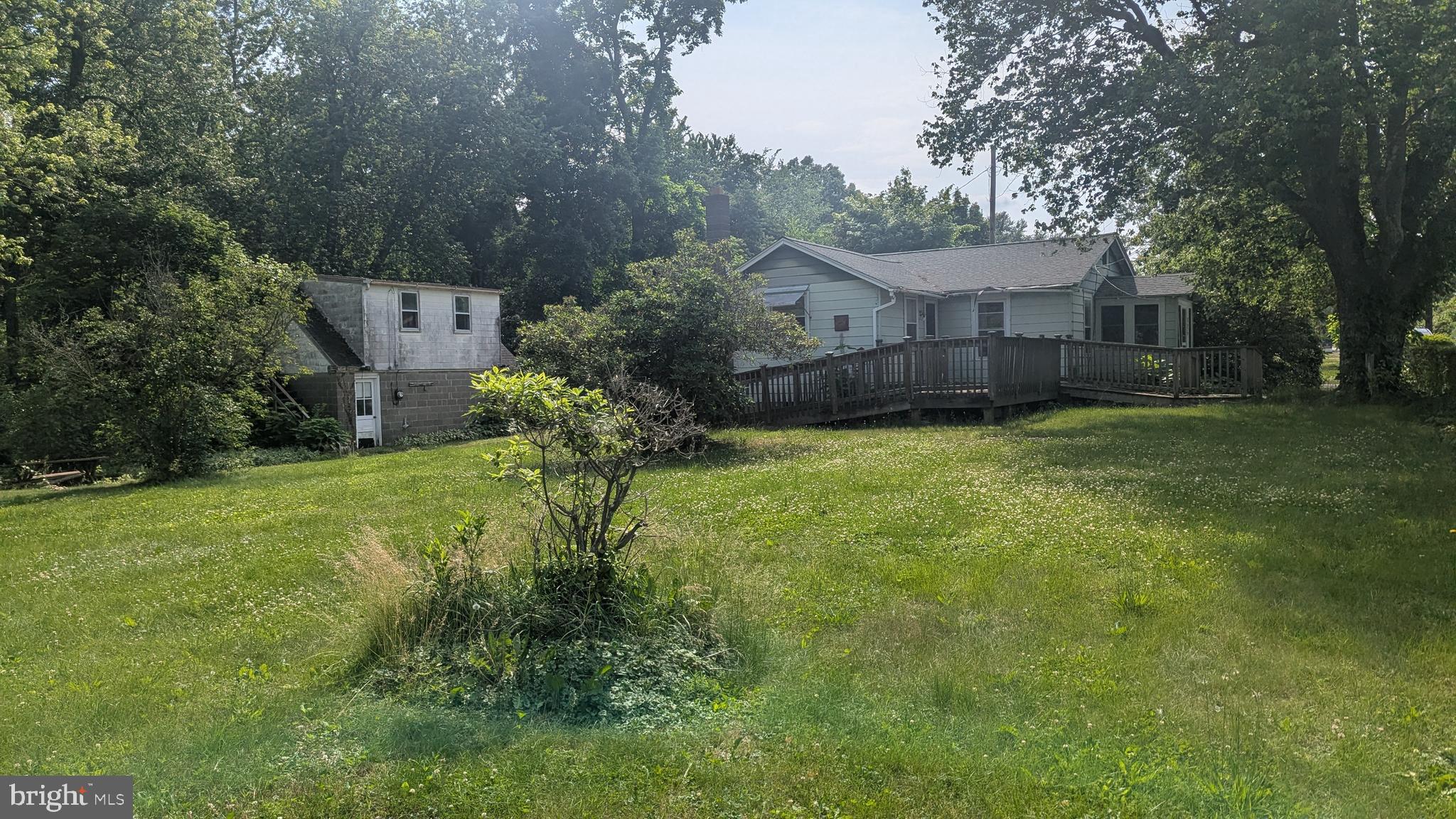 326 Fenwick Road Pilesgrove, NJ 08098 - Photo 2 of 27