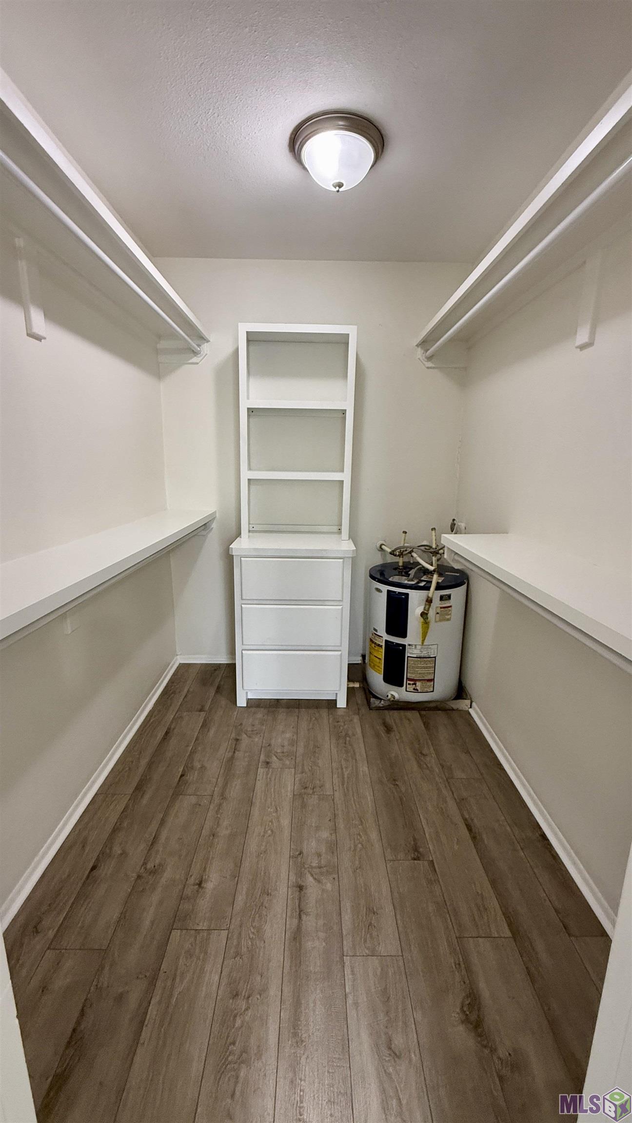 8155 Jefferson Highway, Unit 203 Baton Rouge, LA 70809 - Photo 14 of 21 Walk In Closet