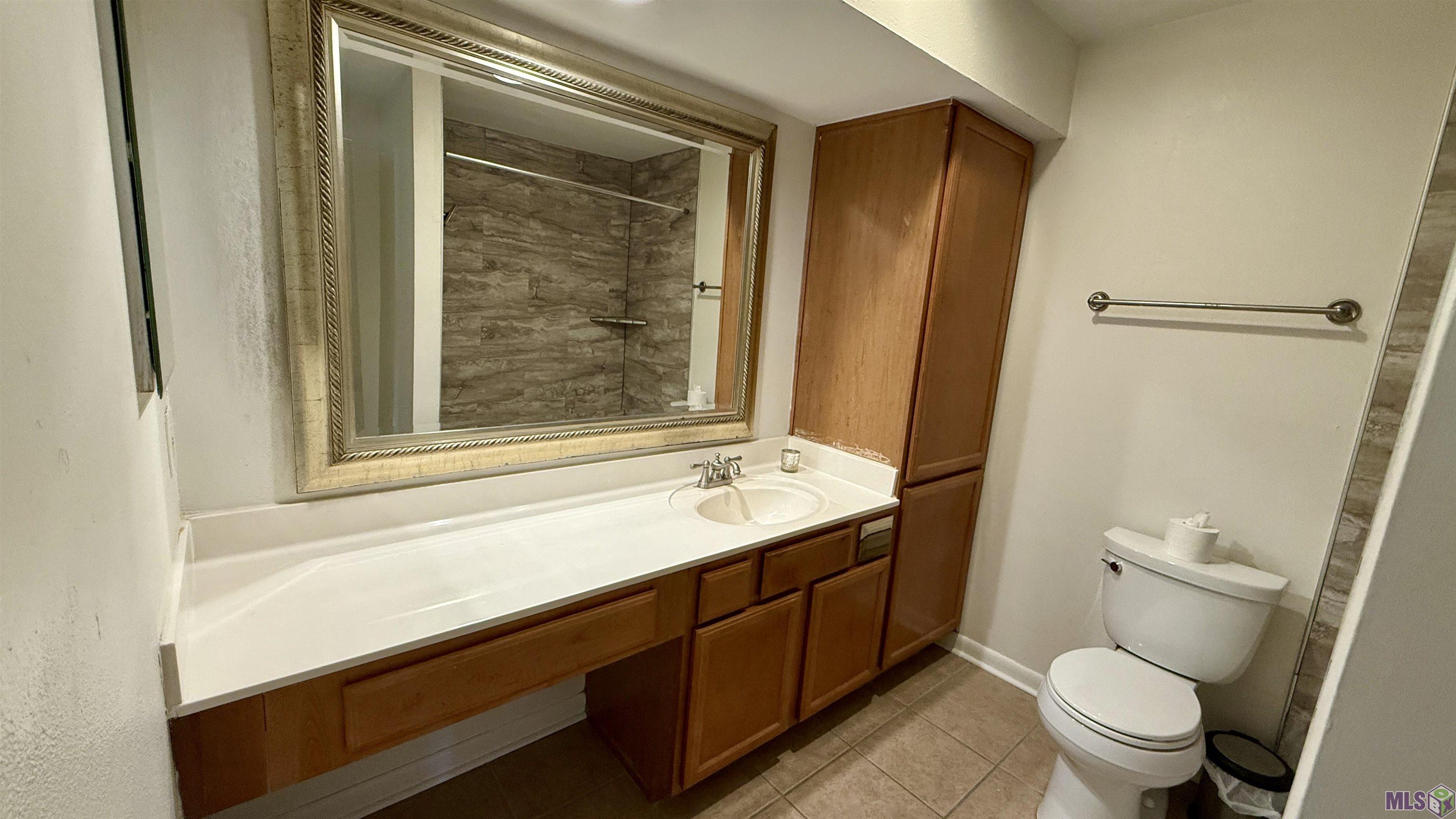 8155 Jefferson Highway, Unit 203 Baton Rouge, LA 70809 - Photo 16 of 21 Bathroom