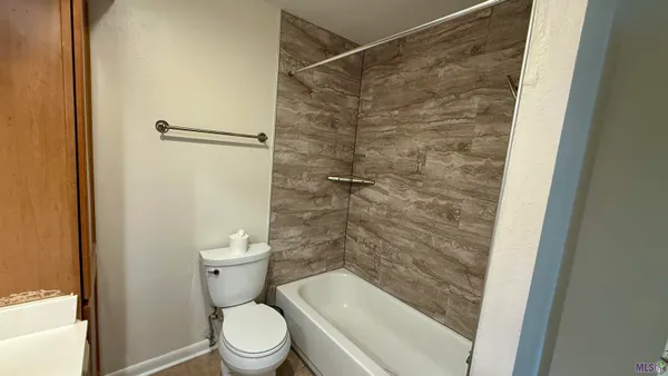 $1,300 | 8155 Jefferson Highway, Unit 203, Baton Rouge, LA 70809