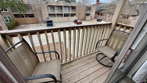 $1,300 | 8155 Jefferson Highway, Unit 203, Baton Rouge, LA 70809