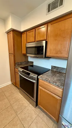 $1,000 | 8155 Jefferson Highway, Unit 203, Baton Rouge, LA 70809