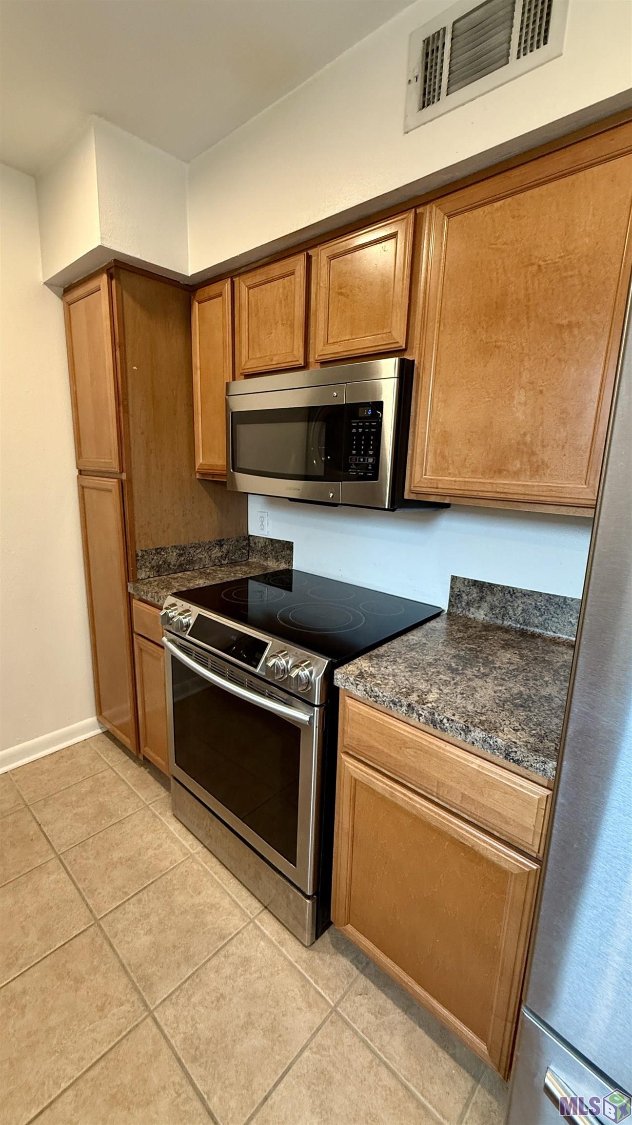 8155 Jefferson Highway, Unit 203 Baton Rouge, LA 70809 - Photo 9 of 21 Kitchen