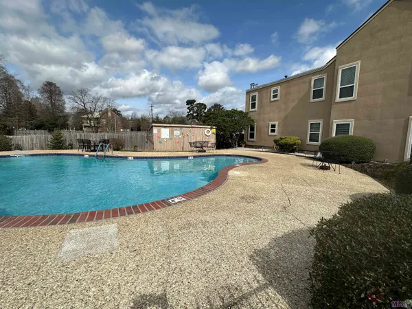$1,300 | 8155 Jefferson Highway, Unit 203, Baton Rouge, LA 70809