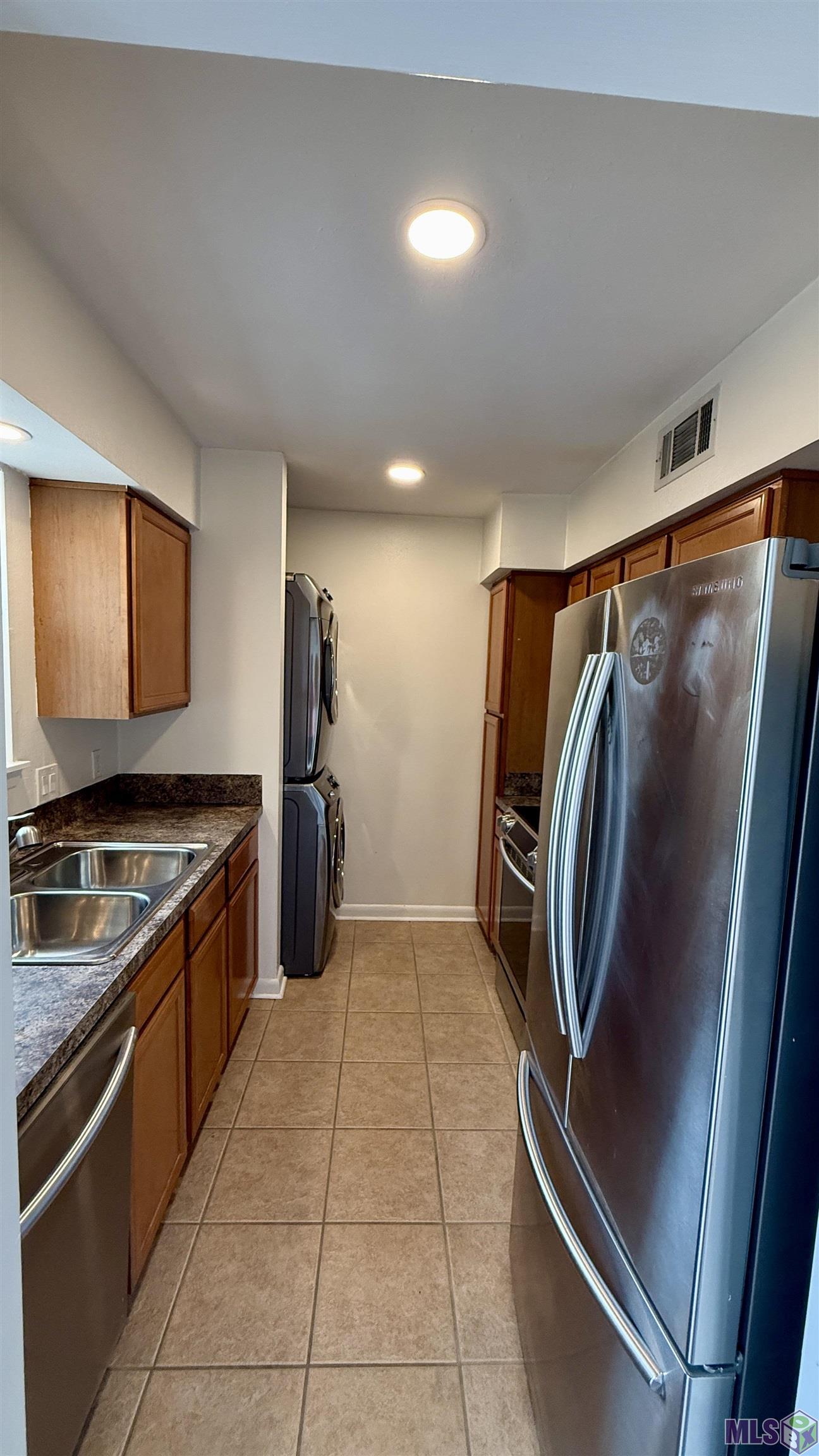 8155 Jefferson Highway, Unit 203 Baton Rouge, LA 70809 - Photo 10 of 21 Kitchen