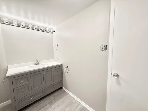 $149,900 | 2016 Main Street, Unit 915, Houston, TX 77002