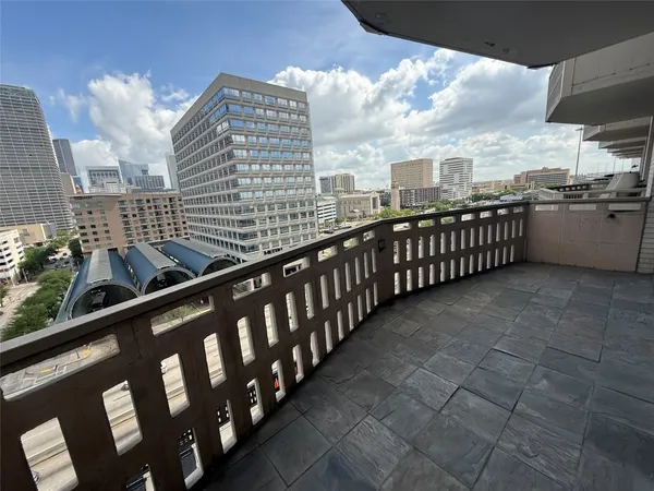 $149,900 | 2016 Main Street, Unit 915, Houston, TX 77002