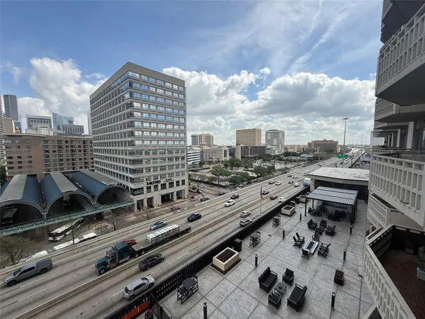 $149,900 | 2016 Main Street, Unit 915, Houston, TX 77002