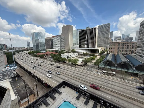 $149,900 | 2016 Main Street, Unit 915, Houston, TX 77002