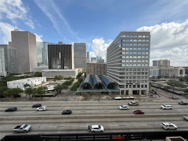 $149,900 | 2016 Main Street, Unit 915, Houston, TX 77002