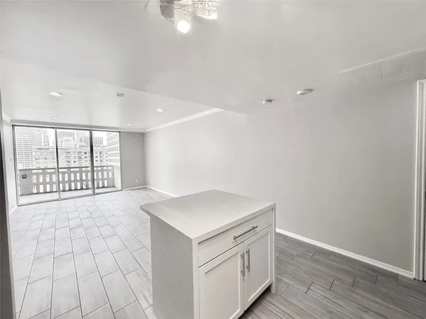 $149,900 | 2016 Main Street, Unit 915, Houston, TX 77002