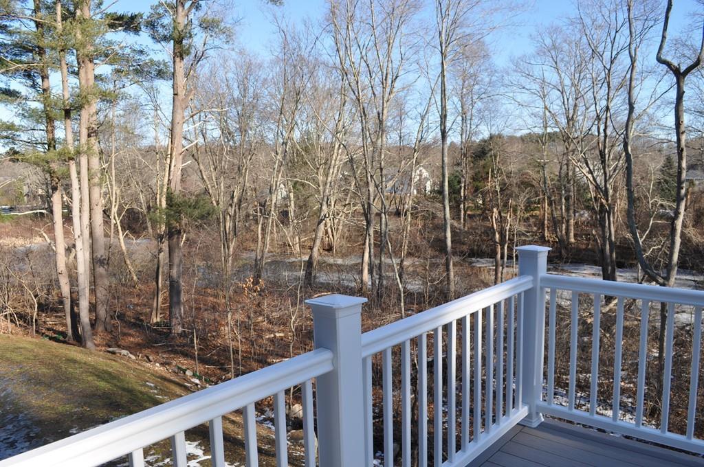 16 Perkins Road Middleton, MA 01949 - Photo 3 of 42 Gallery Image 3